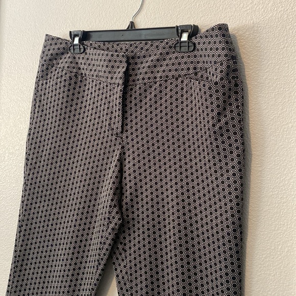 Worthington Black and White Modern Fit Capri Pants Size 12 - Picture 4 of 9